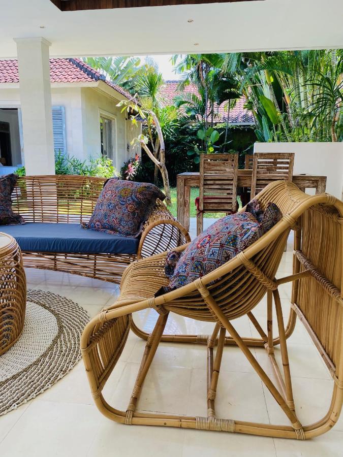 Villa Biru - 500M Batubelig Beach ชังกู ภายนอก รูปภาพ
