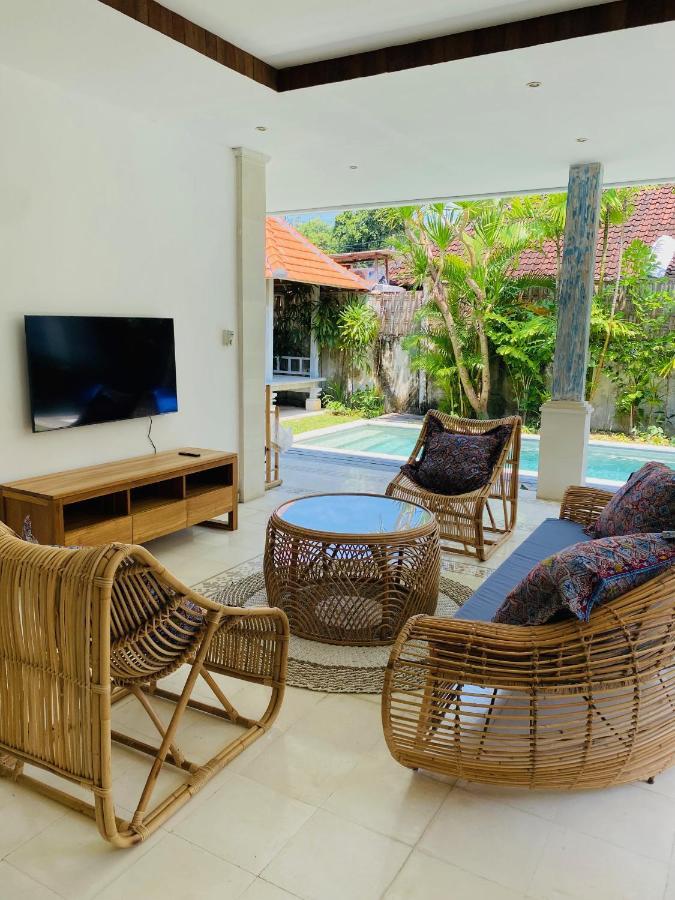 Villa Biru - 500M Batubelig Beach ชังกู ภายนอก รูปภาพ