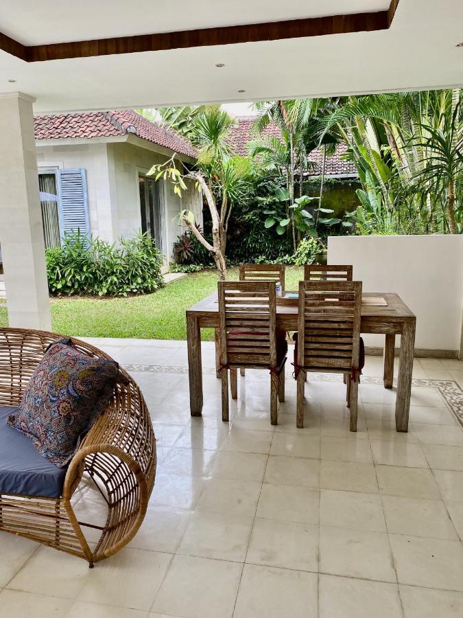 Villa Biru - 500M Batubelig Beach ชังกู ภายนอก รูปภาพ