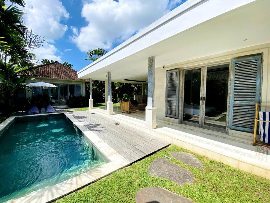 Villa Biru - 500M Batubelig Beach ชังกู ภายนอก รูปภาพ