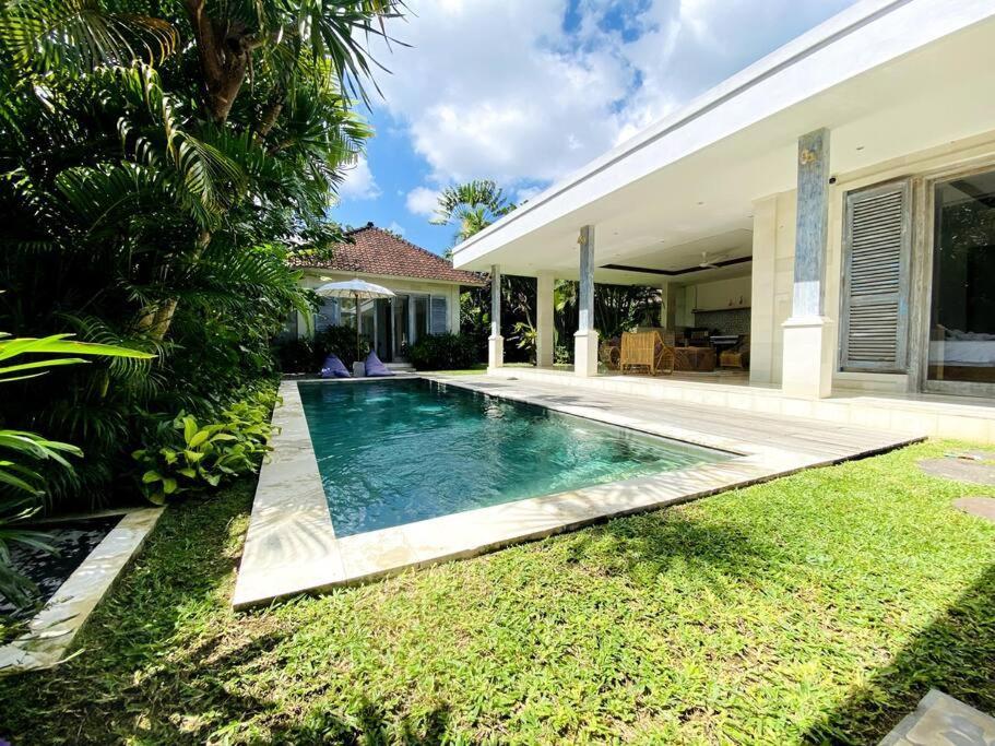 Villa Biru - 500M Batubelig Beach ชังกู ภายนอก รูปภาพ